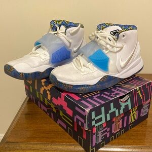 Kyrie 6 (GS) Nike sneakers Never worn, bought new.